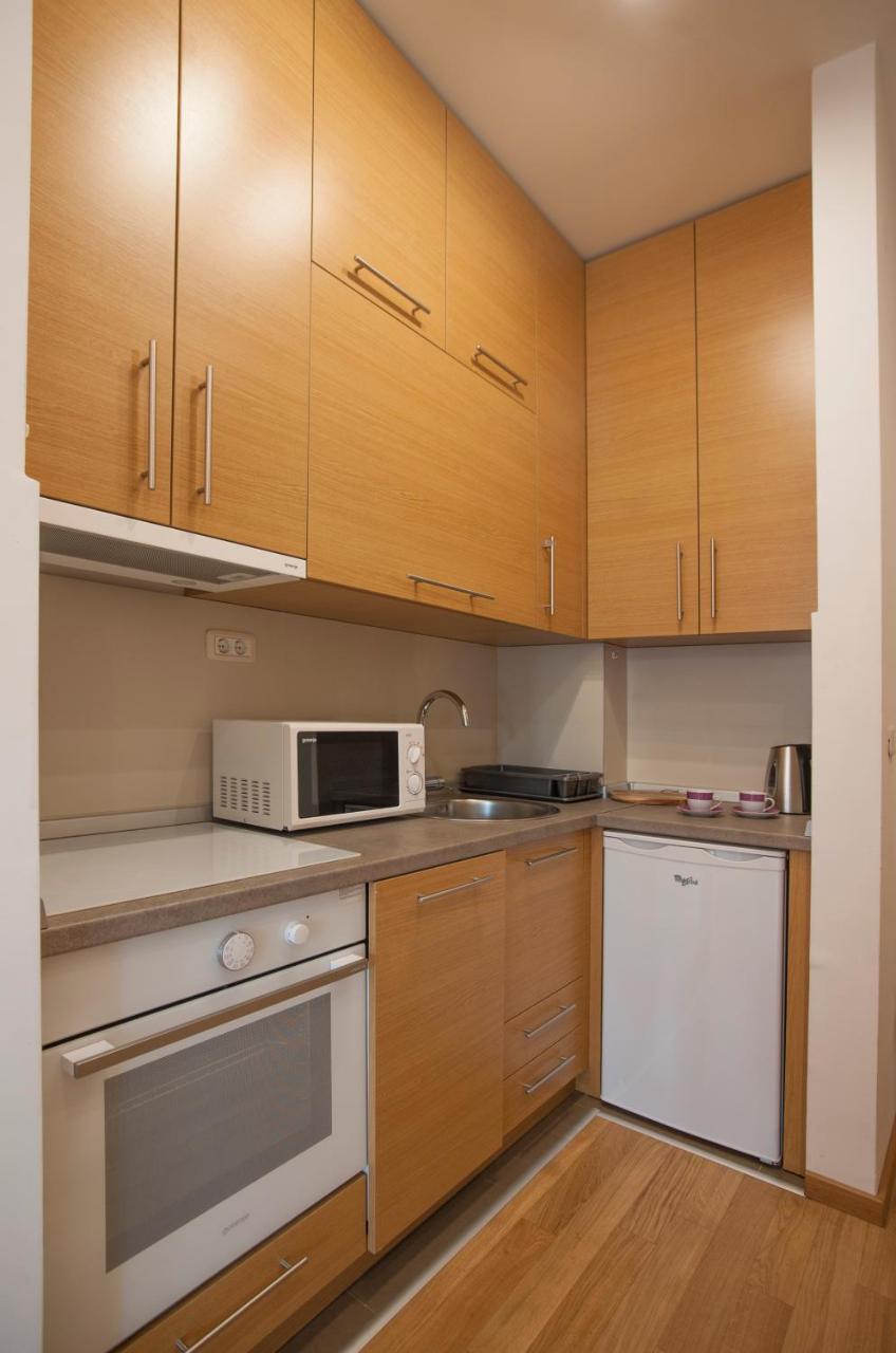 Teona Modern Central Apartment