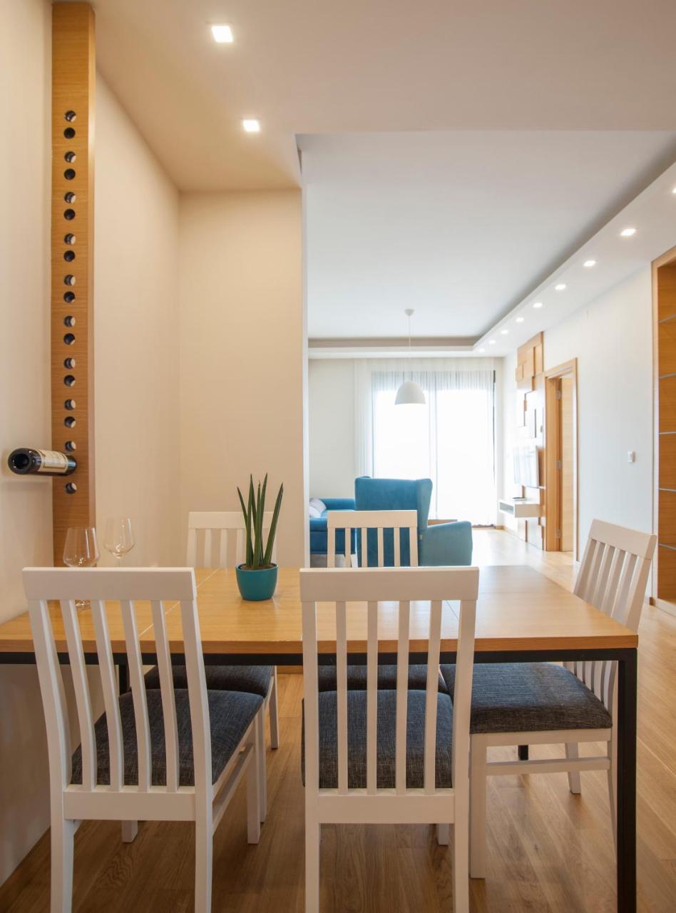 Teona Modern Central Apartment